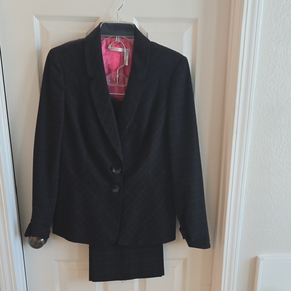 Classic Women's Blazer/pant set (suit) with a fuschia twist